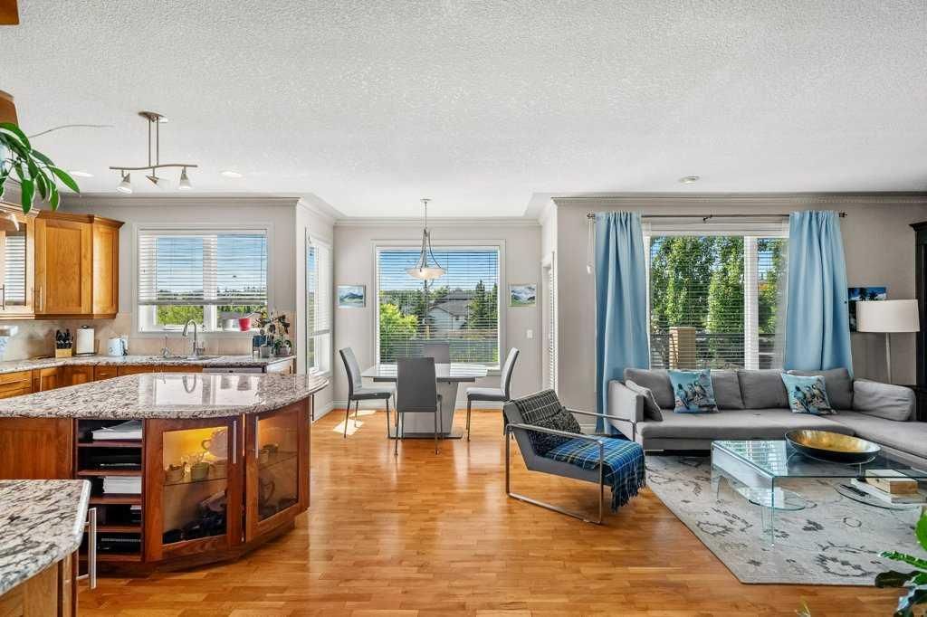 40 Sienna Park Crescent SW, Calgary — photo 3 of 50