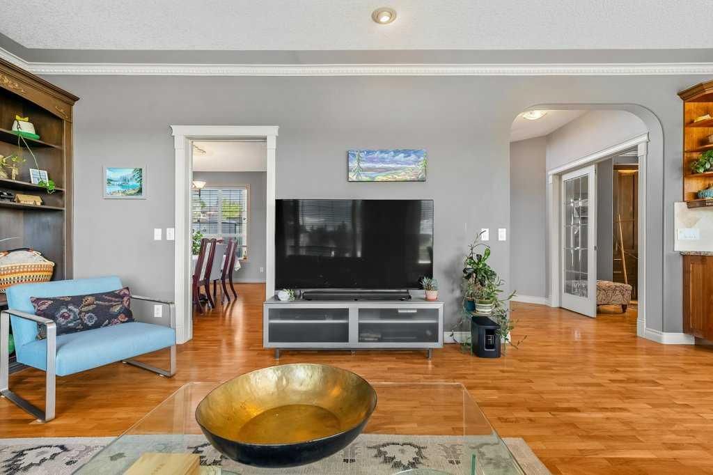 40 Sienna Park Crescent SW, Calgary — photo 5 of 50