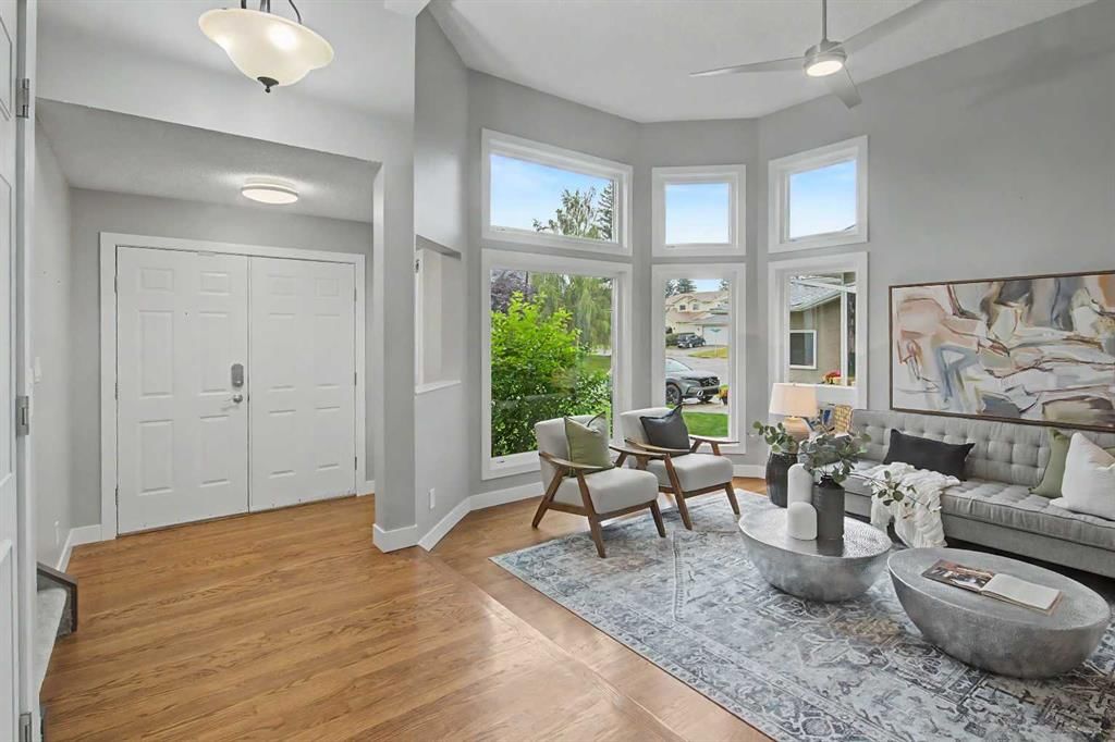61 Wood Valley Road SW, Calgary — photo 3 of 43