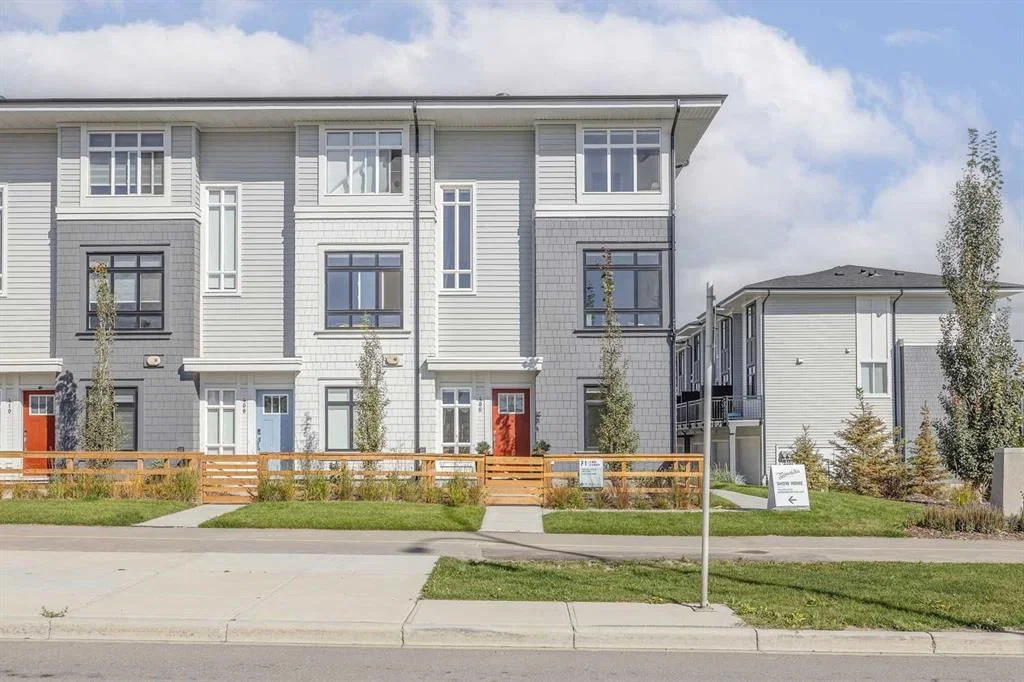 839 Belmont Drive SW, Calgary — main listing photo