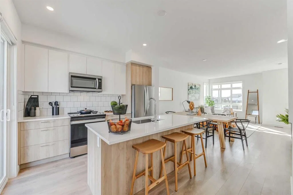 839 Belmont Drive SW, Calgary — photo 3 of 17