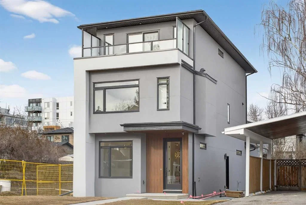 720 52 Avenue SW, Calgary — main listing photo