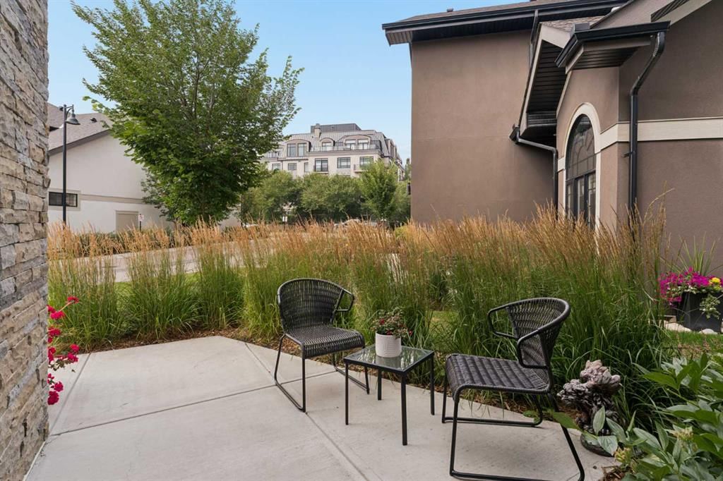 25 Quarry Common SE, Calgary — photo 3 of 42