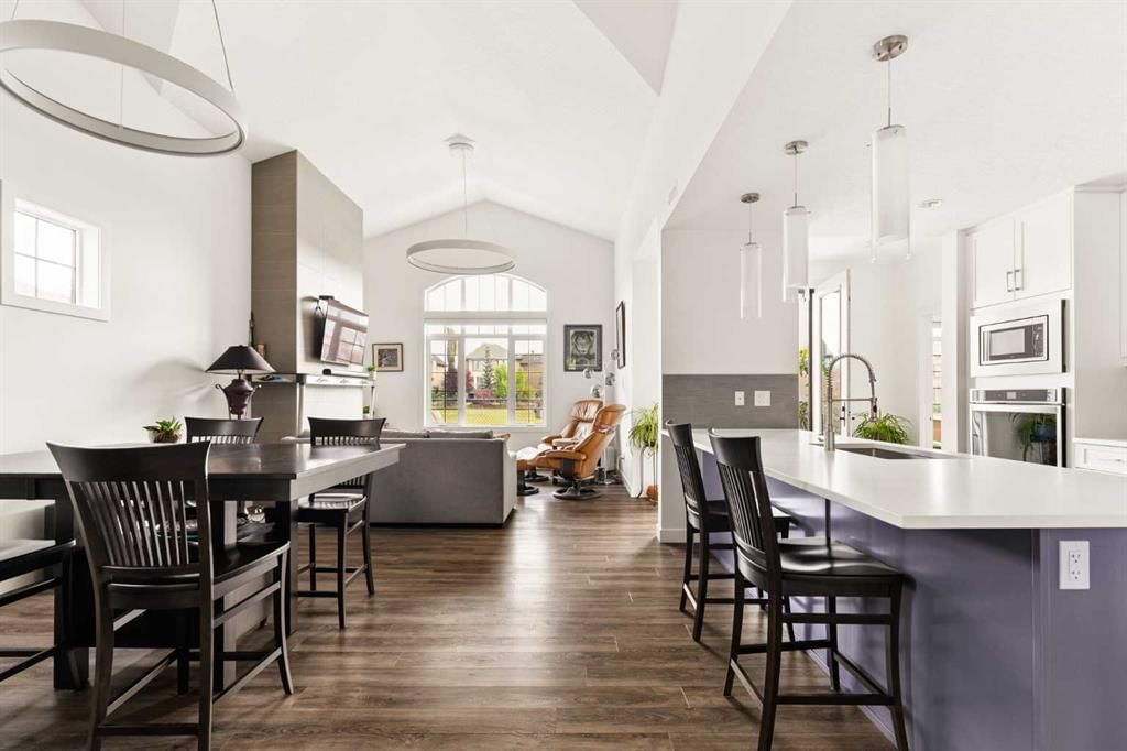 25 Quarry Common SE, Calgary — photo 4 of 42