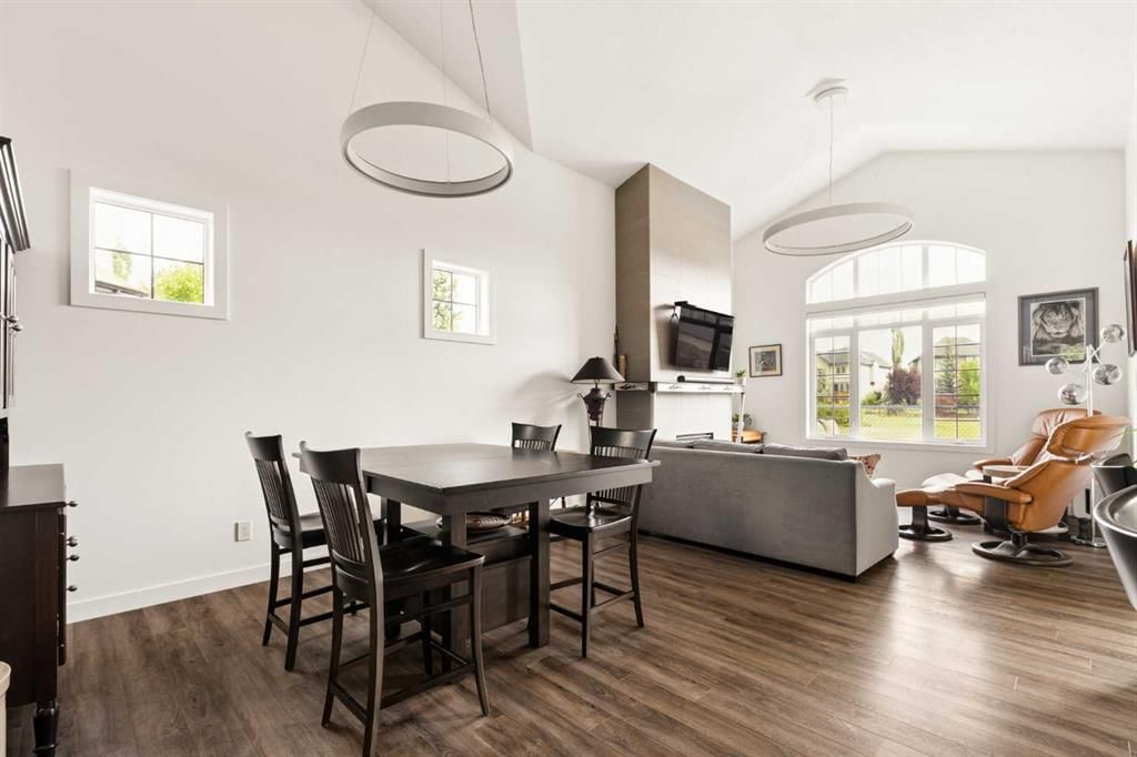 25 Quarry Common SE, Calgary — photo 5 of 42