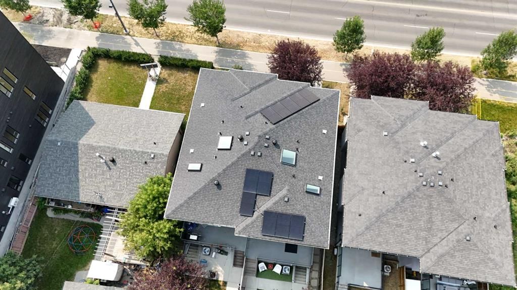 2020 37 Street SW, Calgary — photo 5 of 46