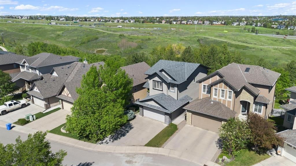 382 Tuscany Ravine Road NW, Calgary — photo 4 of 35