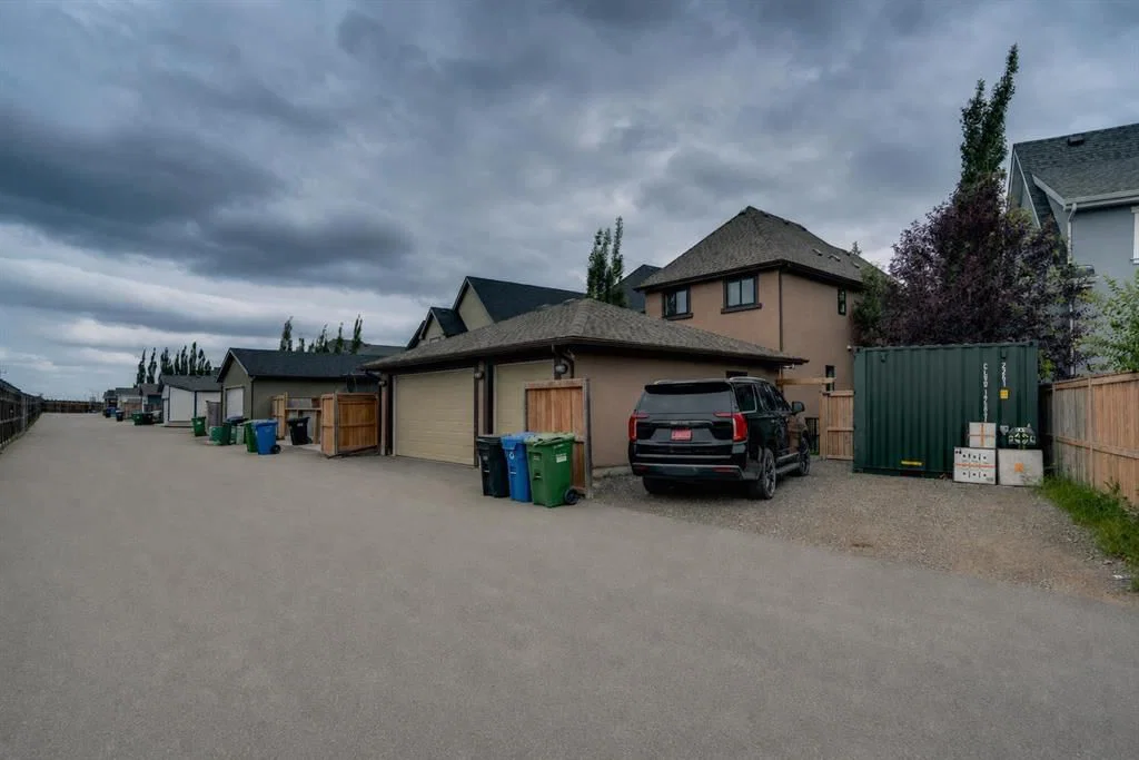 360 Marquis Heights SE, Calgary — photo 2 of 50