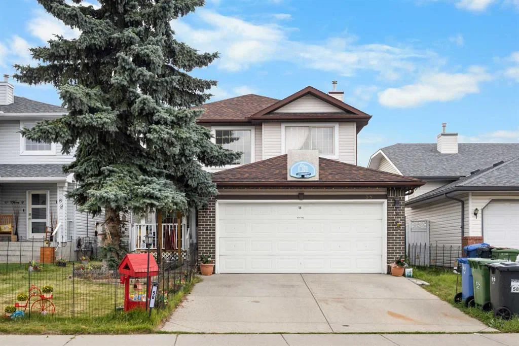 58 Citadel Crest Circle NW, Calgary — main listing photo