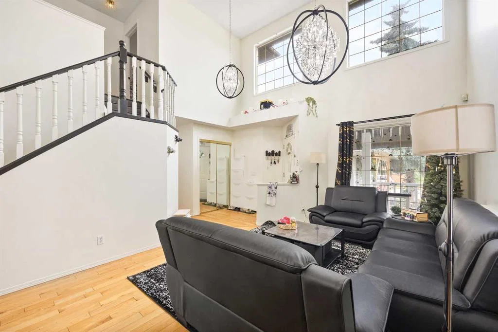 58 Citadel Crest Circle NW, Calgary — photo 4 of 41
