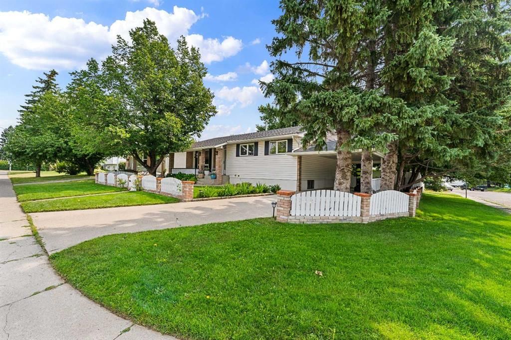 632 Foritana Road SE, Calgary — photo 4 of 48