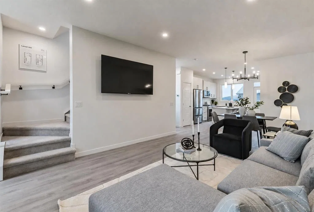 270 Creekside Manor SW, Calgary — photo 4 of 18