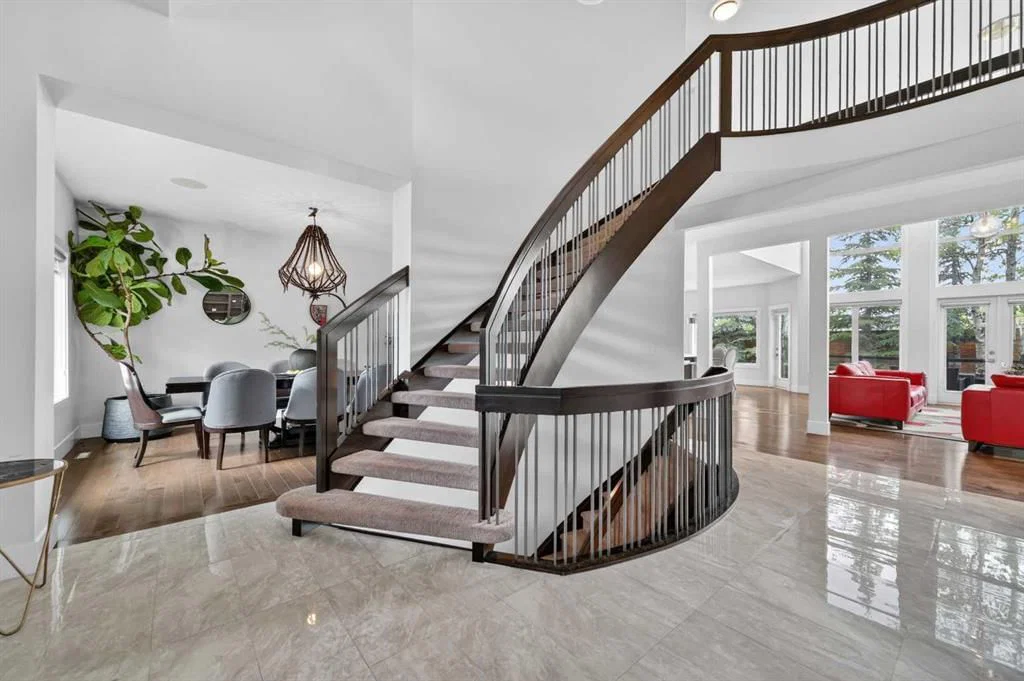 168 Posthill Drive SW, Calgary — photo 5 of 50