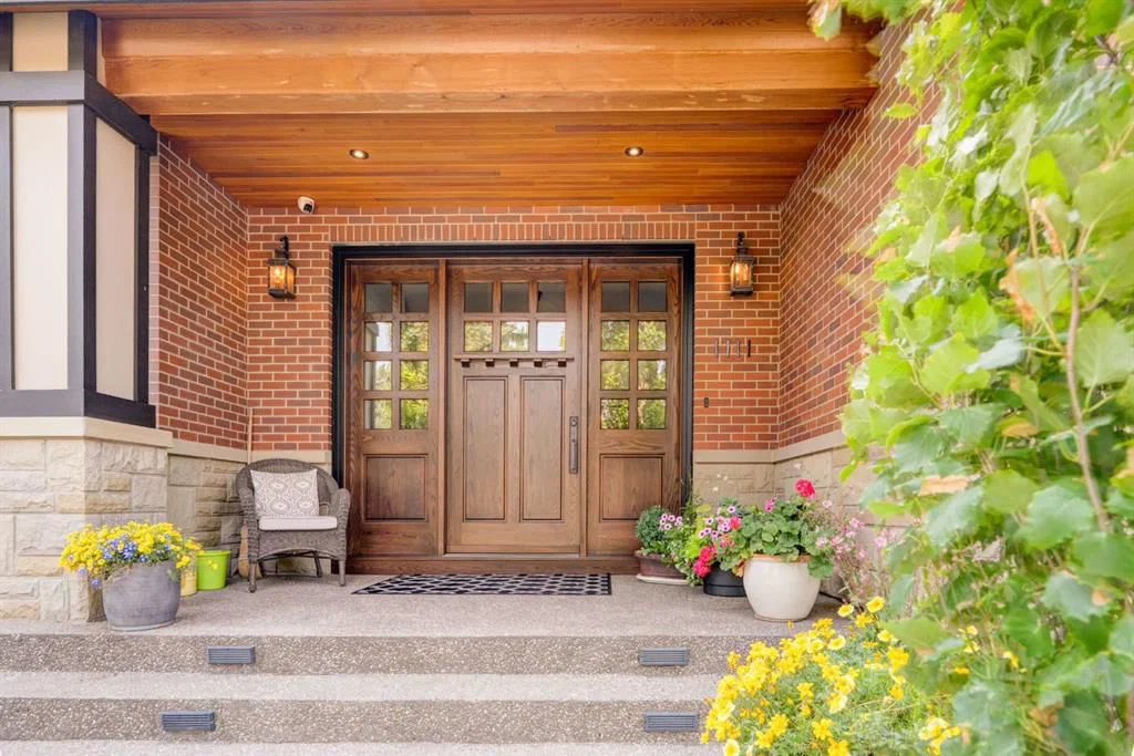 1111 Belavista Crescent SW, Calgary — photo 3 of 50