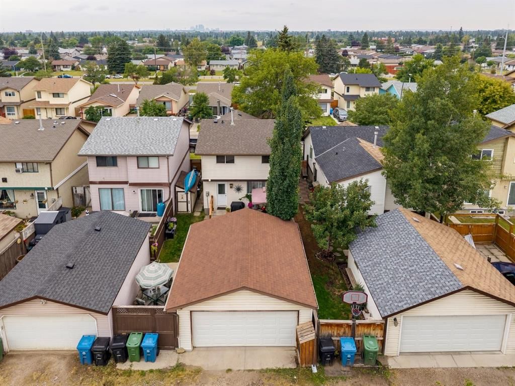 283 Abinger Crescent NE, Calgary — photo 3 of 47