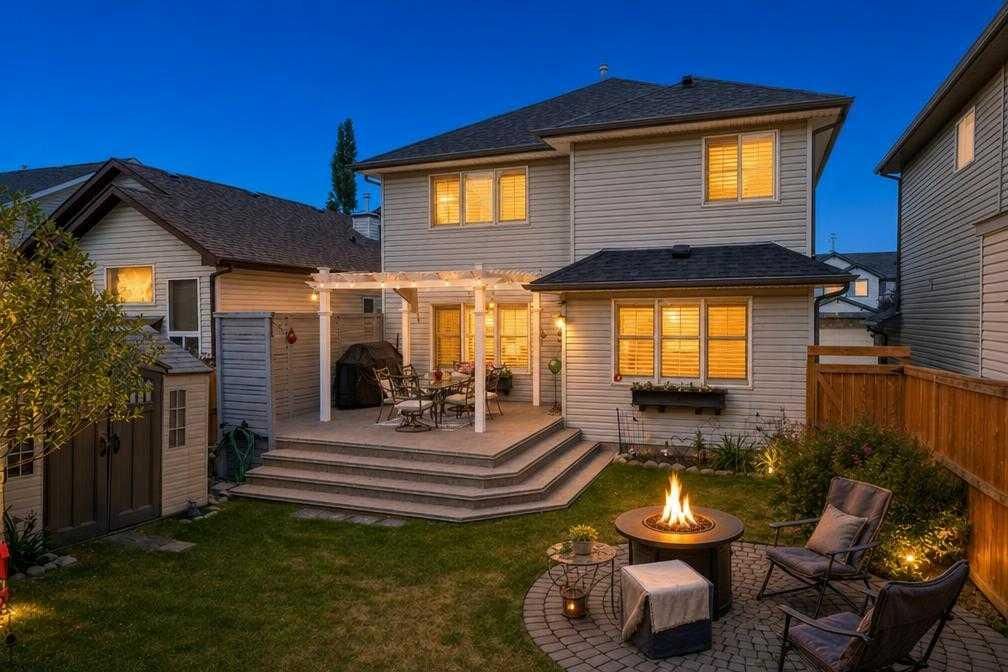 121 Rockyspring Terrace NW, Calgary — photo 2 of 38
