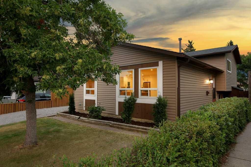 20 Bernard Way NW, Calgary — main listing photo