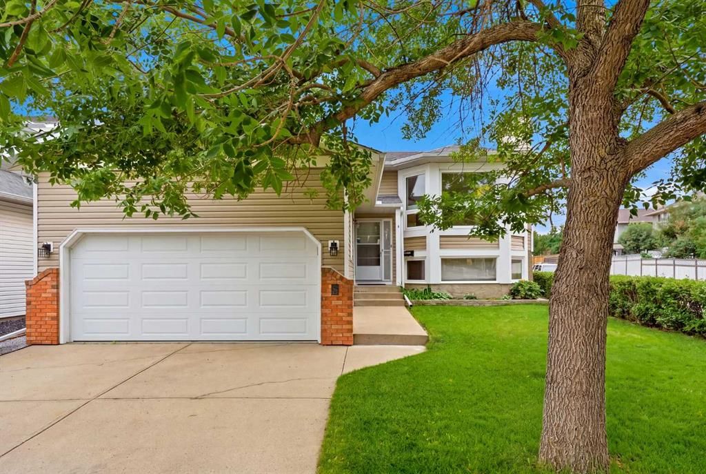 5 Sandpiper Gate NW, Calgary — main listing photo