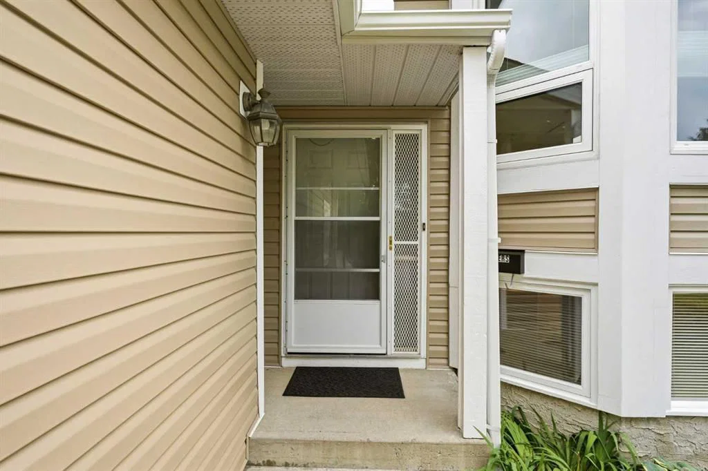 5 Sandpiper Gate NW, Calgary — photo 3 of 48