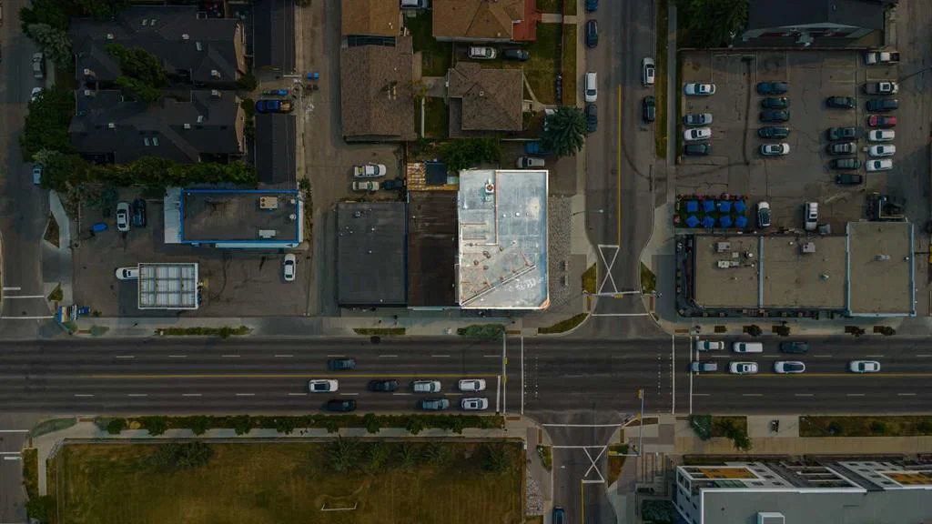 2639 17 Avenue SW, Calgary — photo 4 of 9