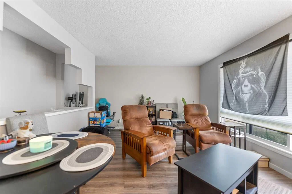 67 Falchurch Crescent NE, Calgary — photo 4 of 32
