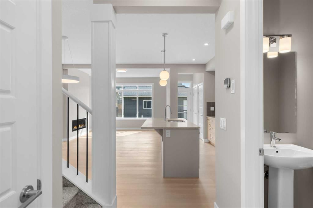408 Sora Boulevard SE, Calgary — photo 2 of 11