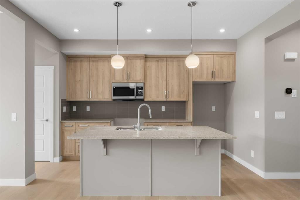 408 Sora Boulevard SE, Calgary — photo 4 of 11
