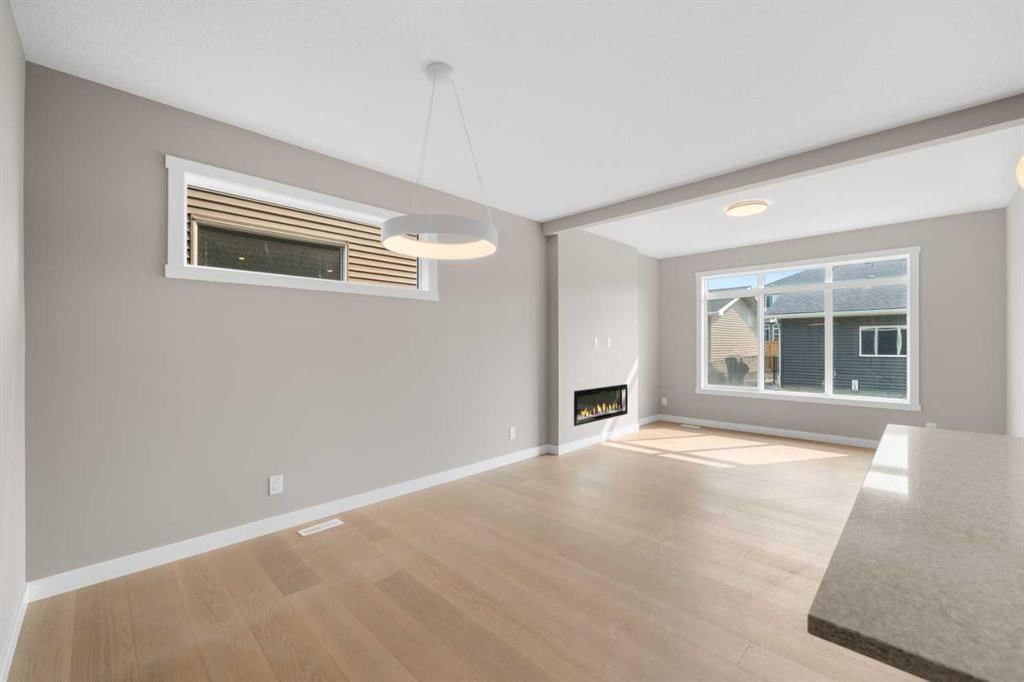 408 Sora Boulevard SE, Calgary — photo 5 of 11