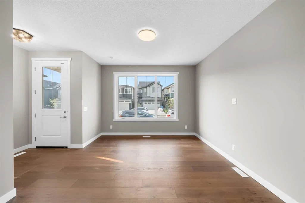 94 Sora Gardens SE, Calgary — photo 2 of 12