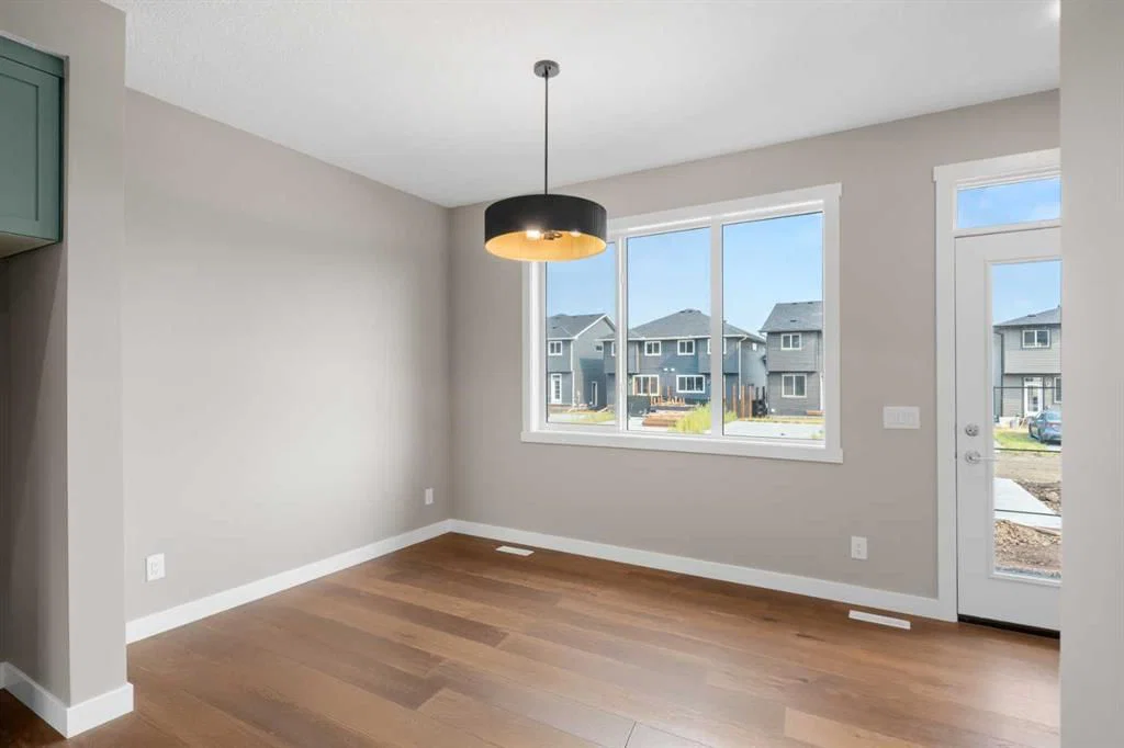 94 Sora Gardens SE, Calgary — photo 5 of 12
