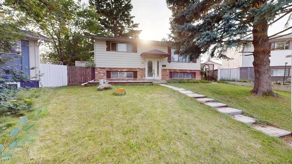 31 Penrith Place SE, Calgary — main listing photo