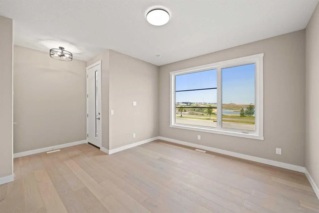 664 Sora Boulevard SE, Calgary — photo 2 of 11