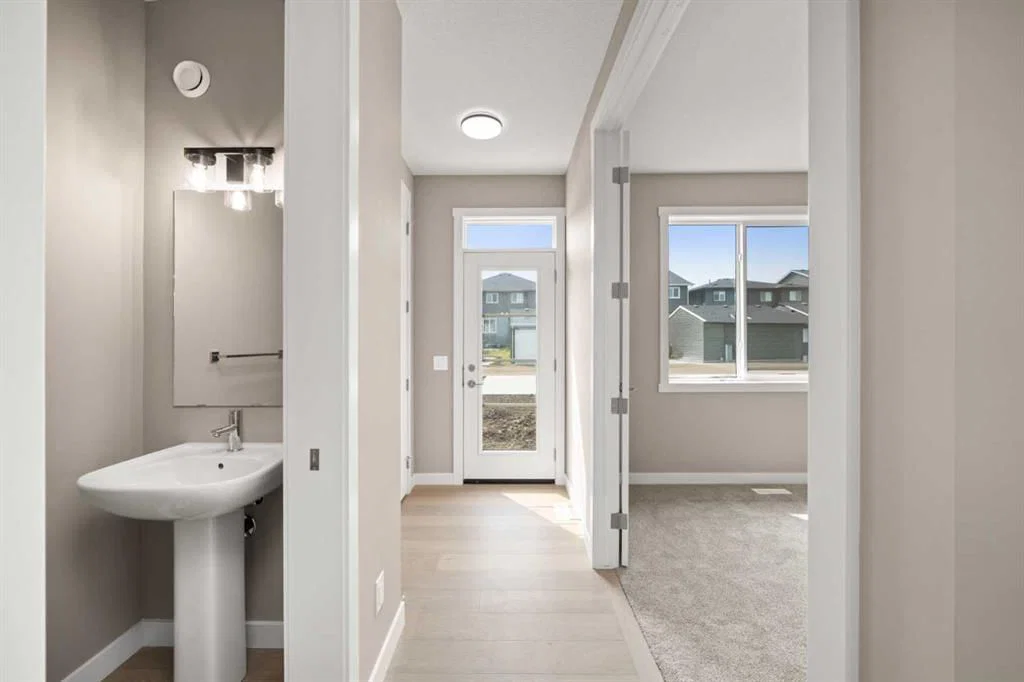 664 Sora Boulevard SE, Calgary — photo 5 of 11