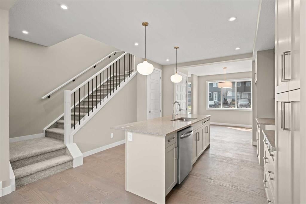 660 Sora Boulevard SE, Calgary — photo 3 of 10