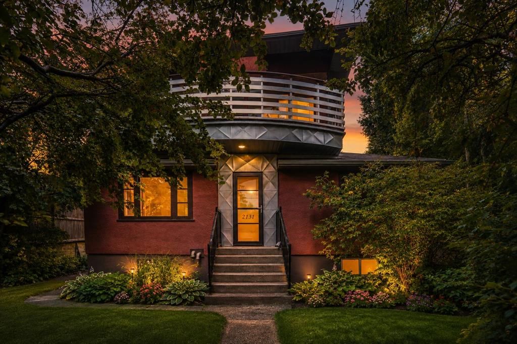 2131 16A Street SW, Calgary — main listing photo