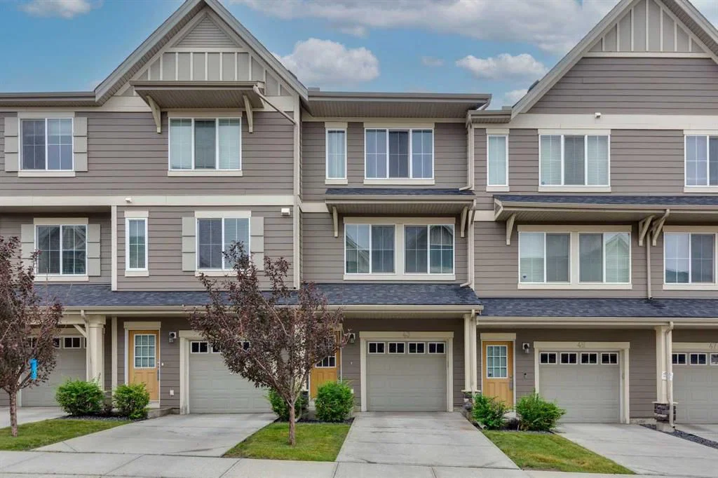 43 Kinlea Common NW, Calgary — main listing photo