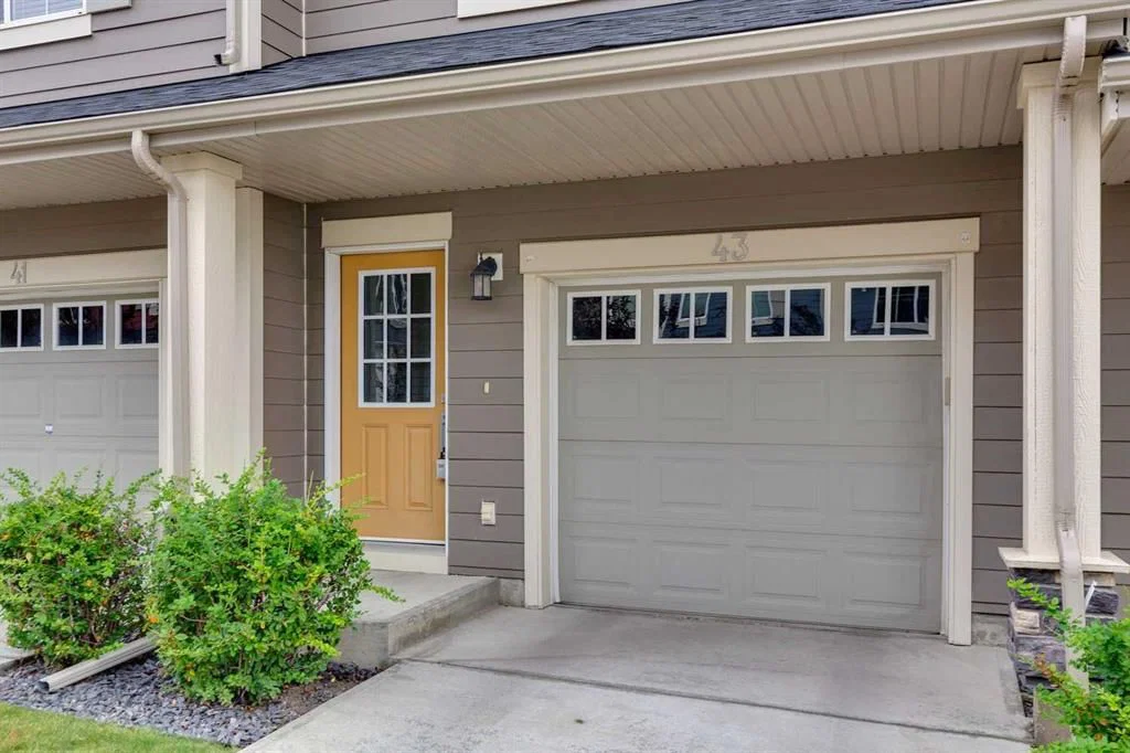 43 Kinlea Common NW, Calgary — photo 2 of 33