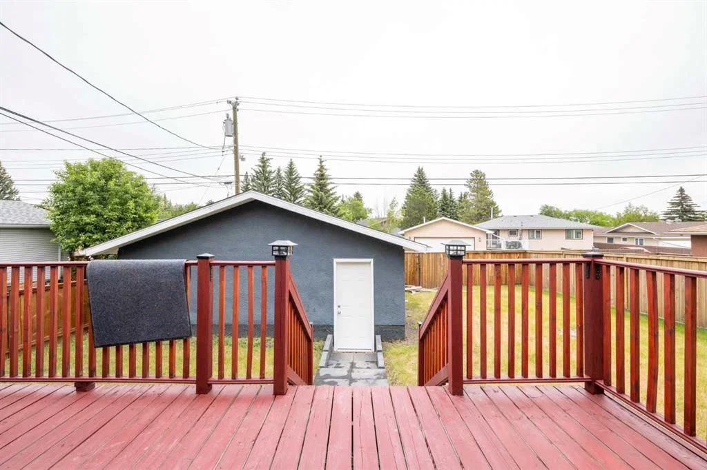 6036 4 Street NE, Calgary — photo 4 of 40