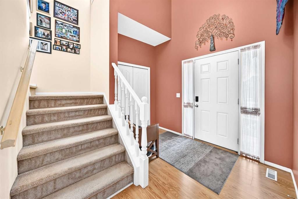 325 Luxstone Green SW, Airdrie — photo 3 of 50