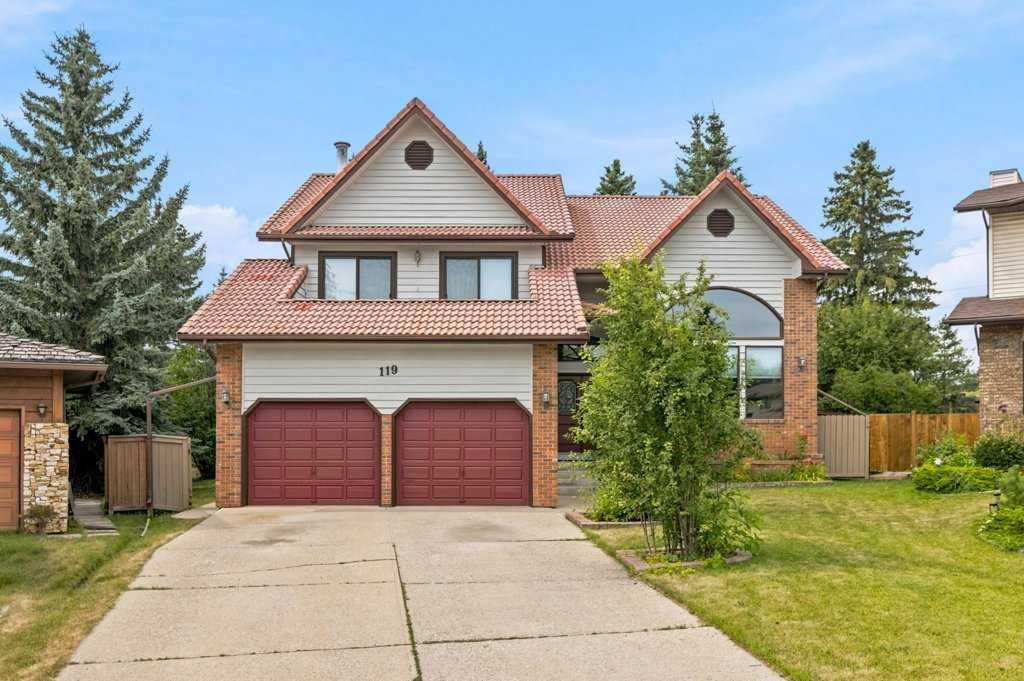 119 Strathbury Bay SW, Calgary — main listing photo