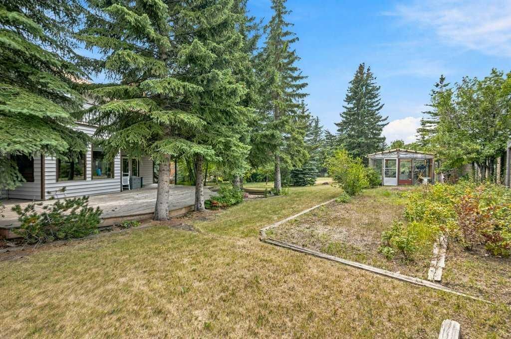 119 Strathbury Bay SW, Calgary — photo 2 of 43
