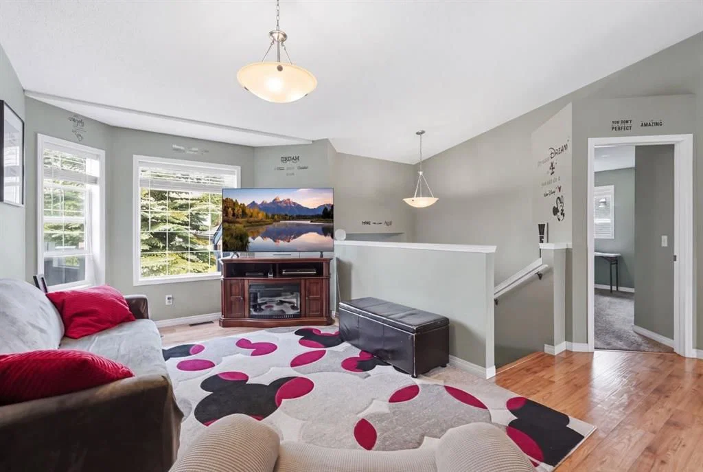 76 Crystalridge Crescent, Okotoks — photo 5 of 32