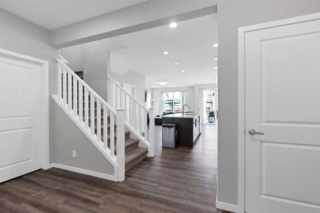 256 Auburn Glen Close SE, Calgary — photo 4 of 39