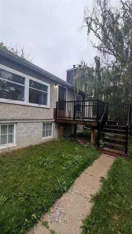 1436 22 Avenue NW, Calgary — main listing photo