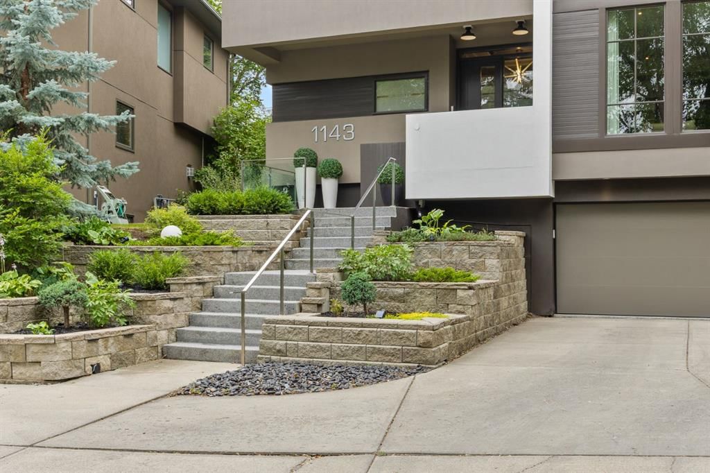1143 Sifton Boulevard SW, Calgary — photo 2 of 50