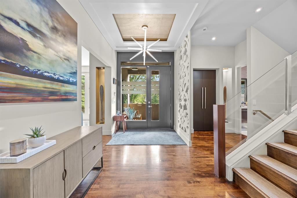 1143 Sifton Boulevard SW, Calgary — photo 3 of 50