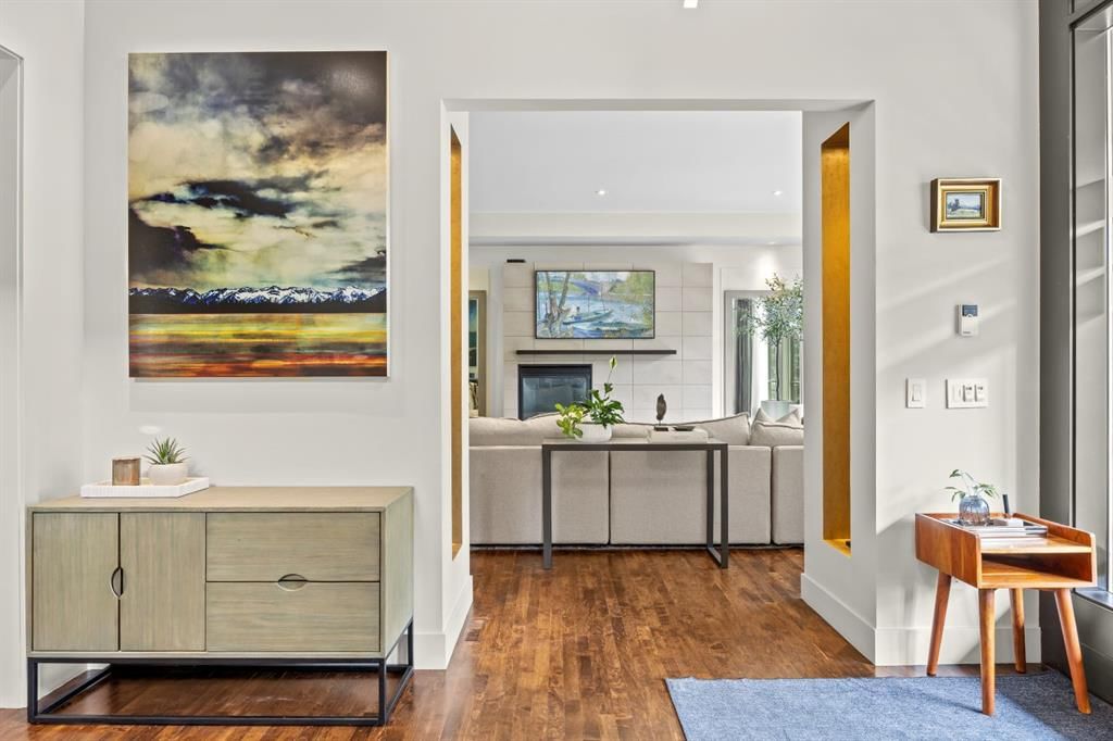 1143 Sifton Boulevard SW, Calgary — photo 4 of 50