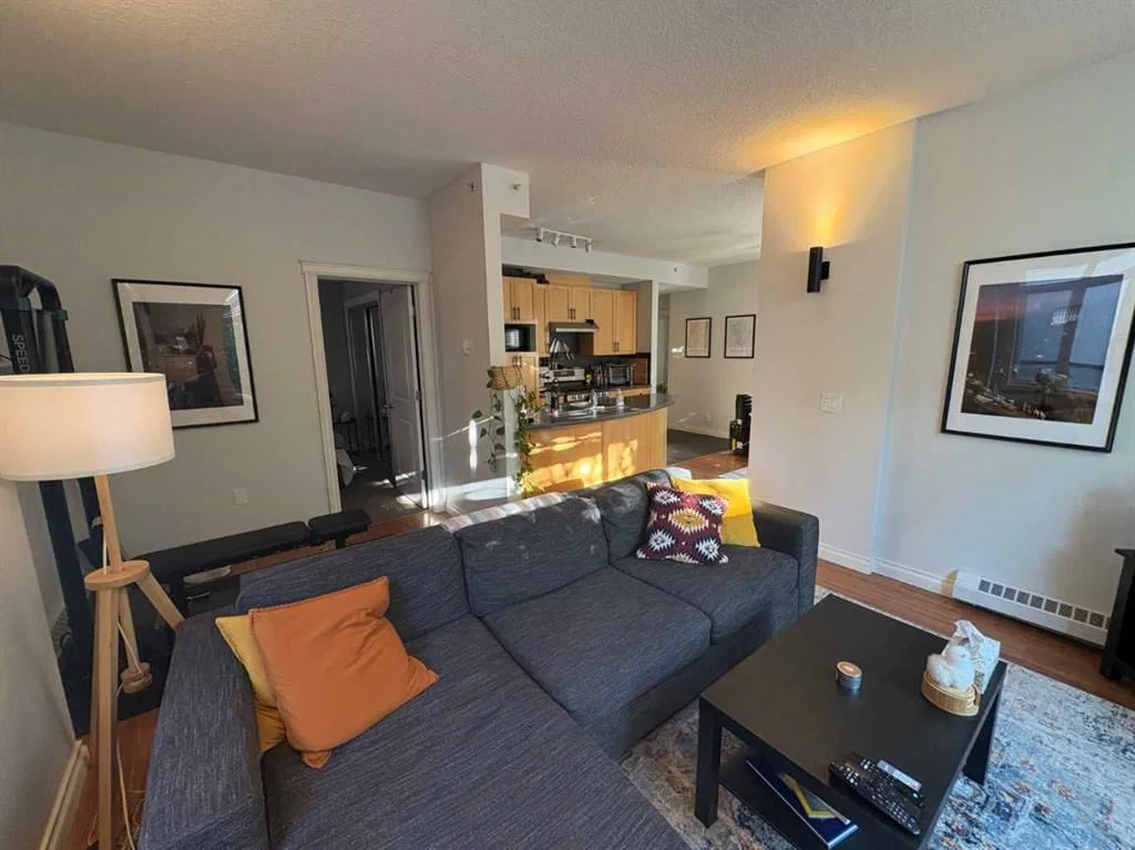 229, 910 Centre Avenue NE, Calgary — photo 3 of 26