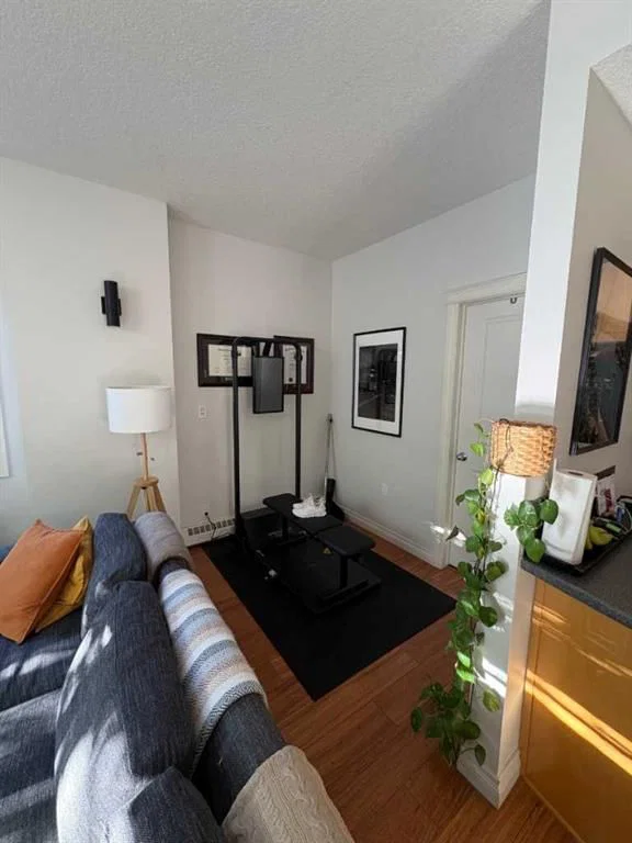 229, 910 Centre Avenue NE, Calgary — photo 4 of 26