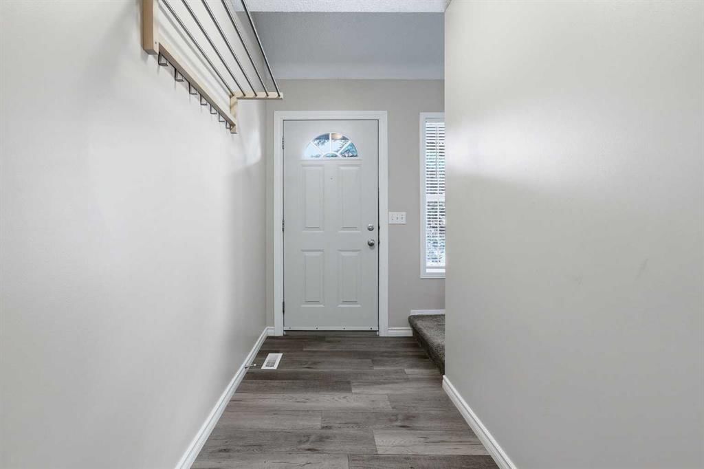 103, 760 Railway Gate SW, Airdrie — photo 5 of 39